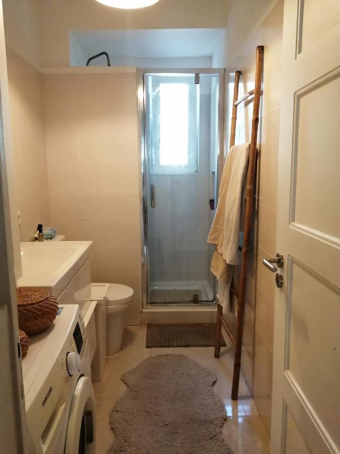 Apartamento Encantador Com Patio Lisboa Exteriör bild