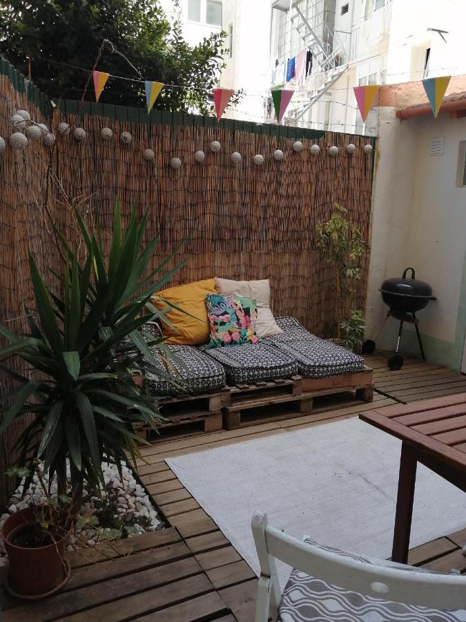 Apartamento Encantador Com Patio Lisboa Exteriör bild